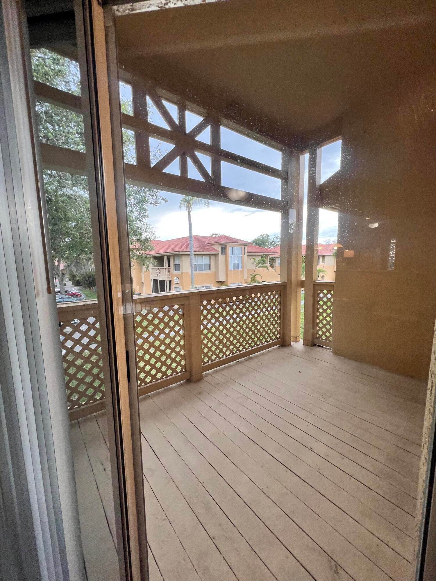 Unit 1613 photo 14
