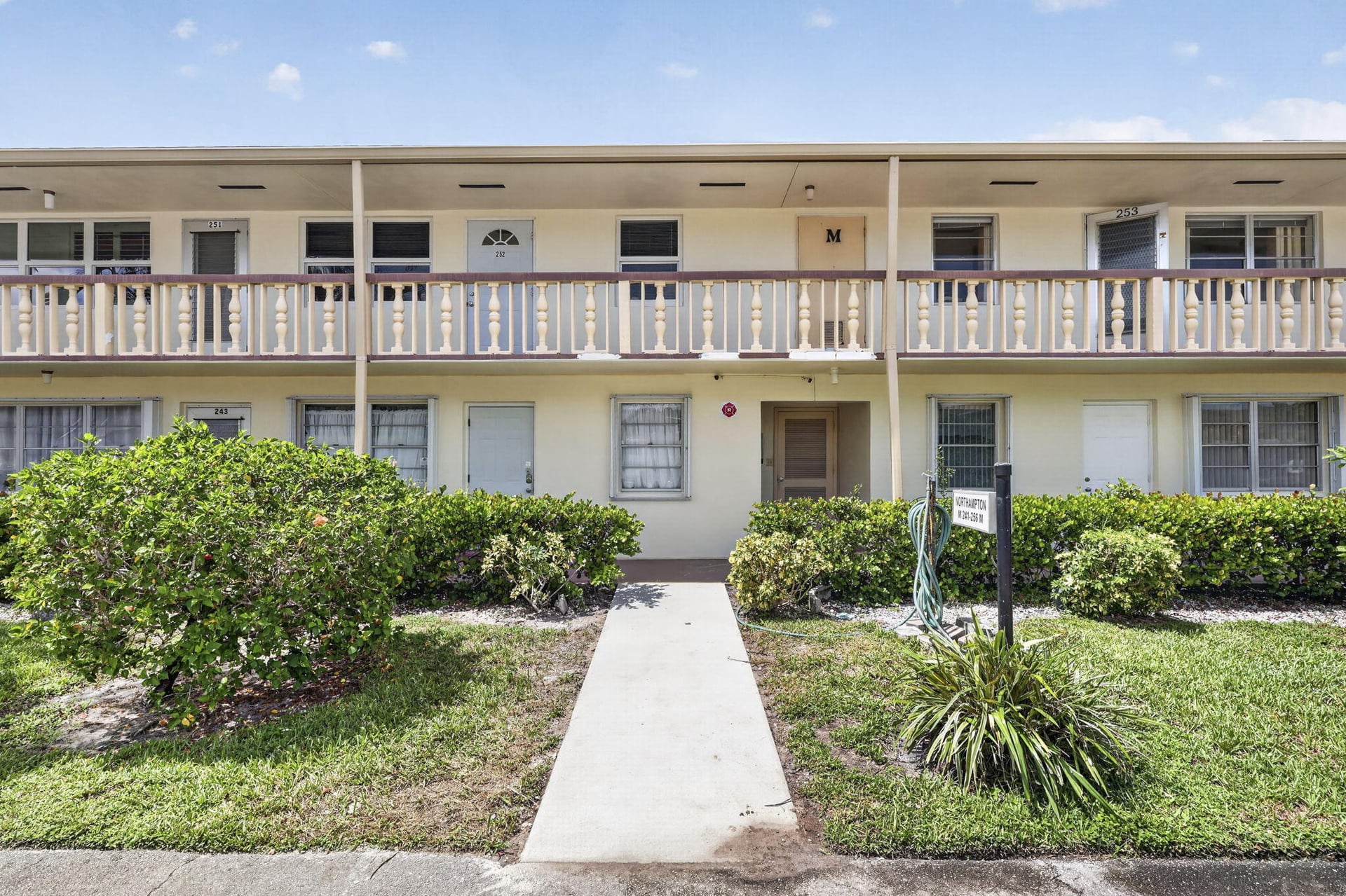 Residence photo 2