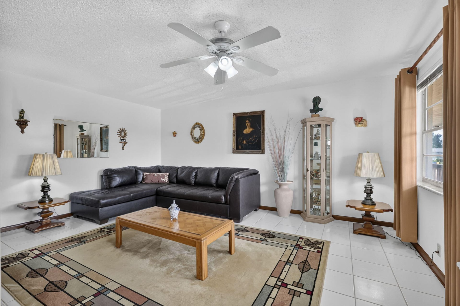 Residence photo 4
