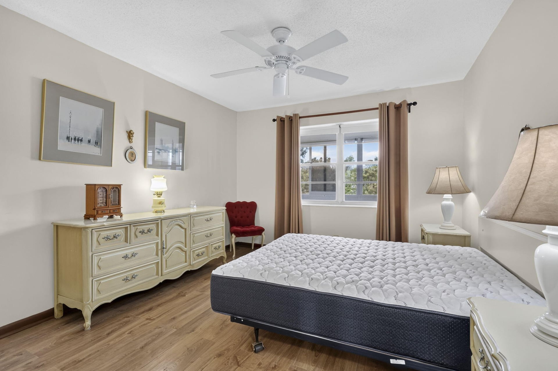 Residence photo 11