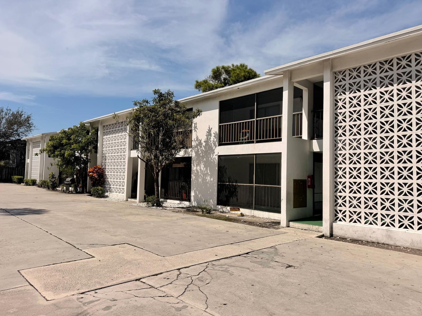 Residence photo 2