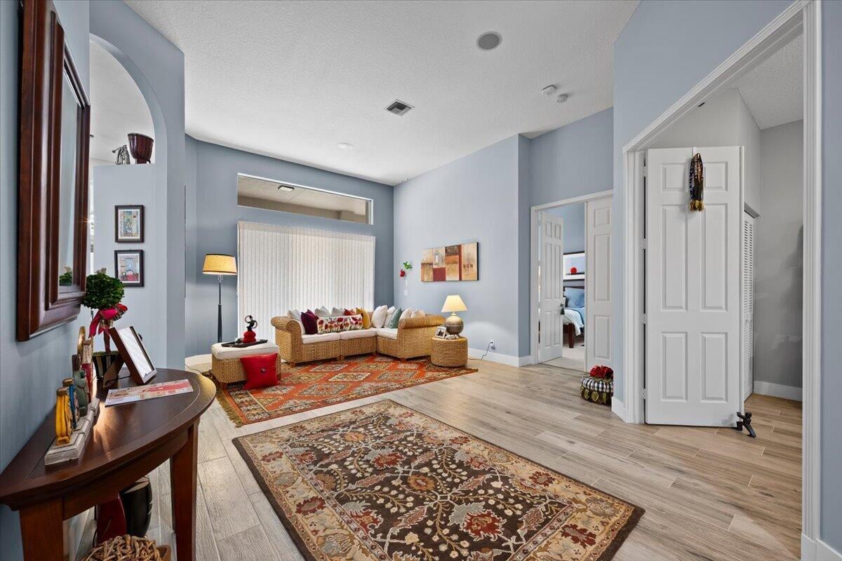  Residence photo 4