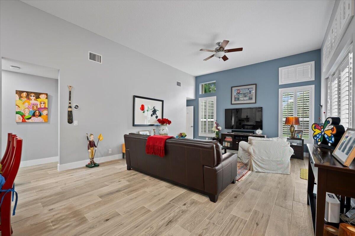  Residence photo 15