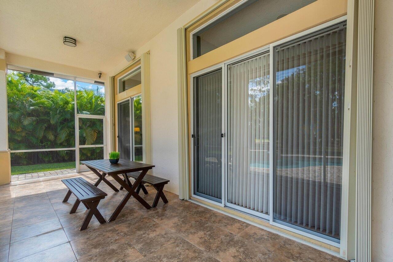  Residence photo 32