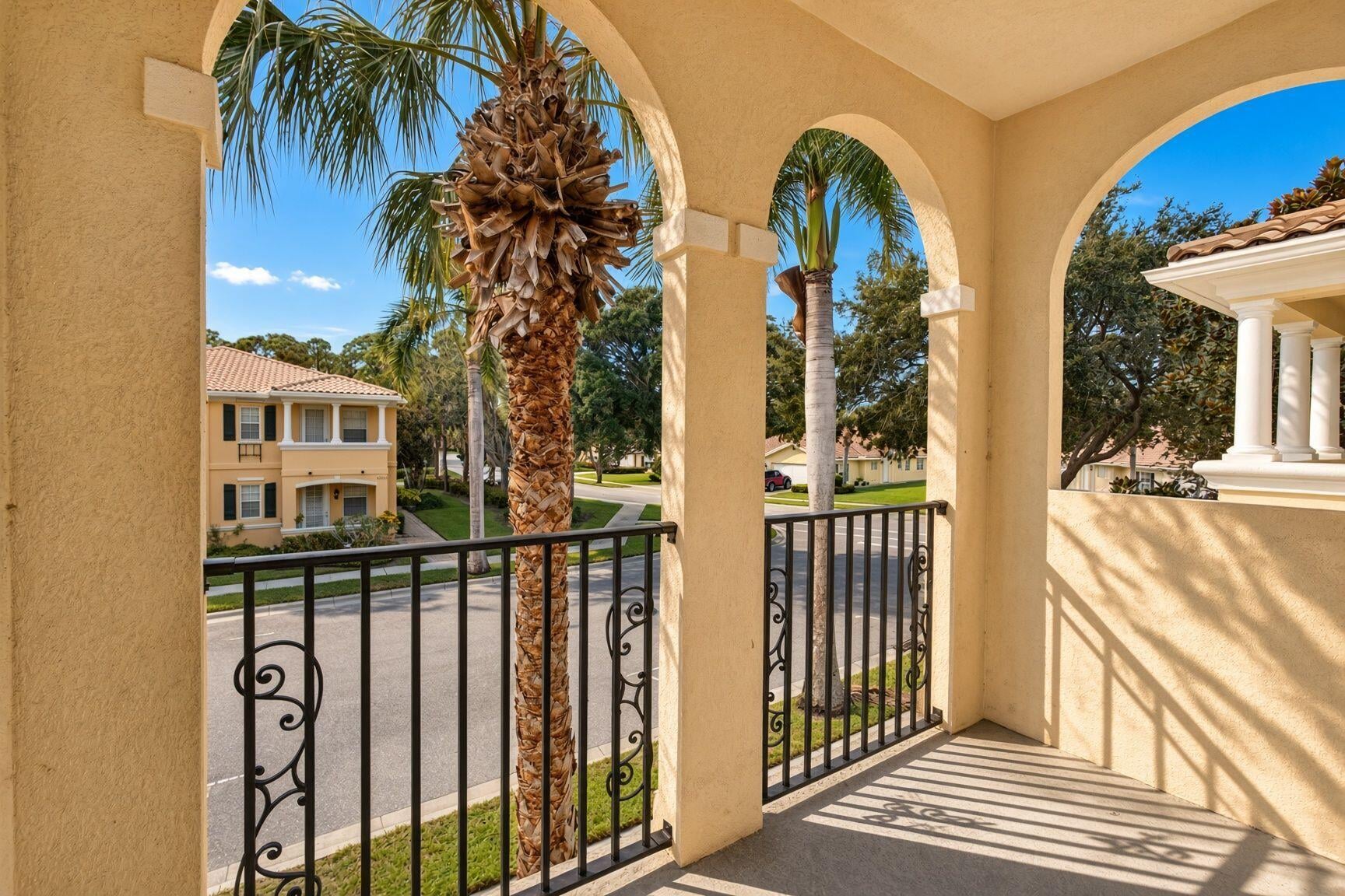 Residence photo 3