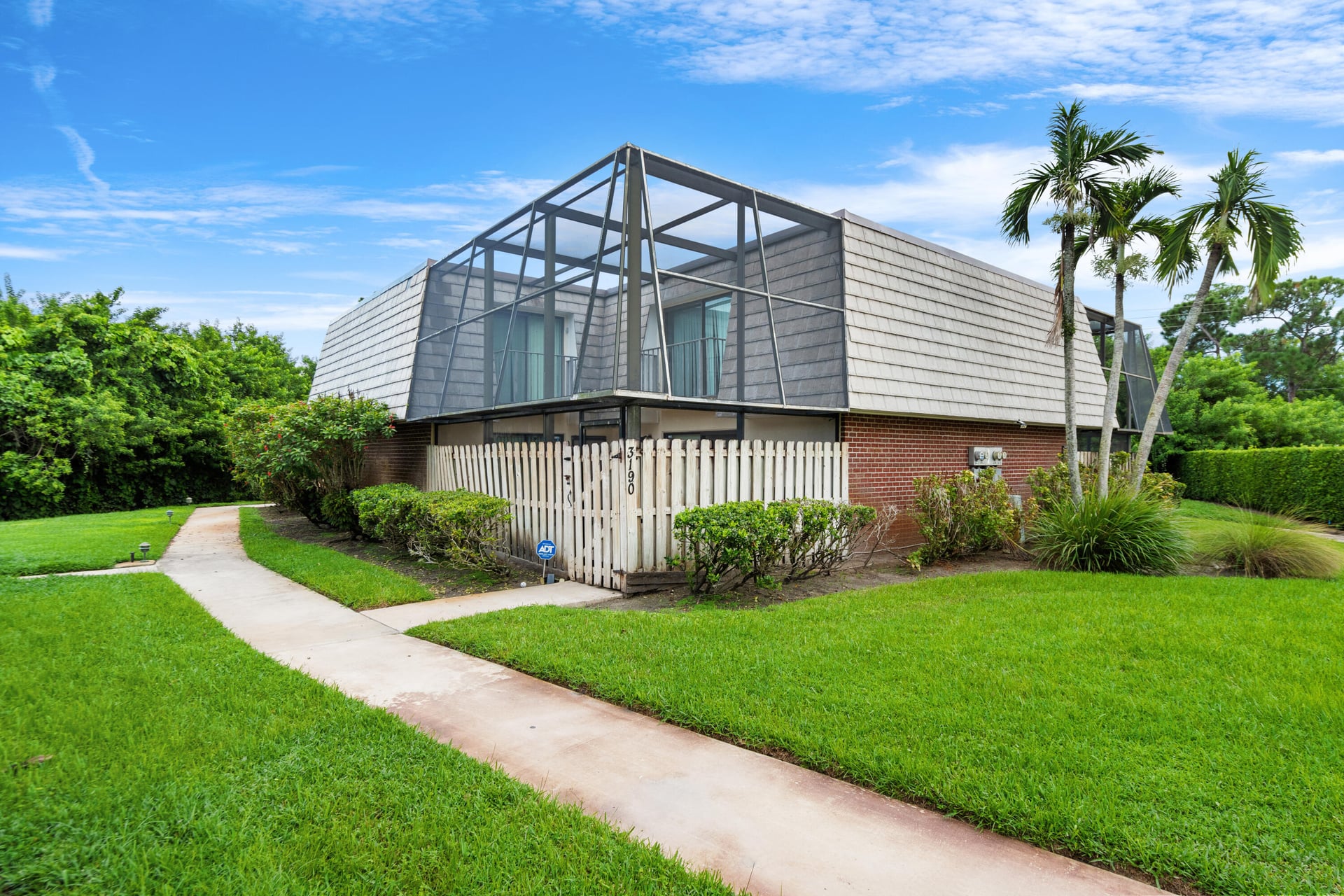Residence photo 2
