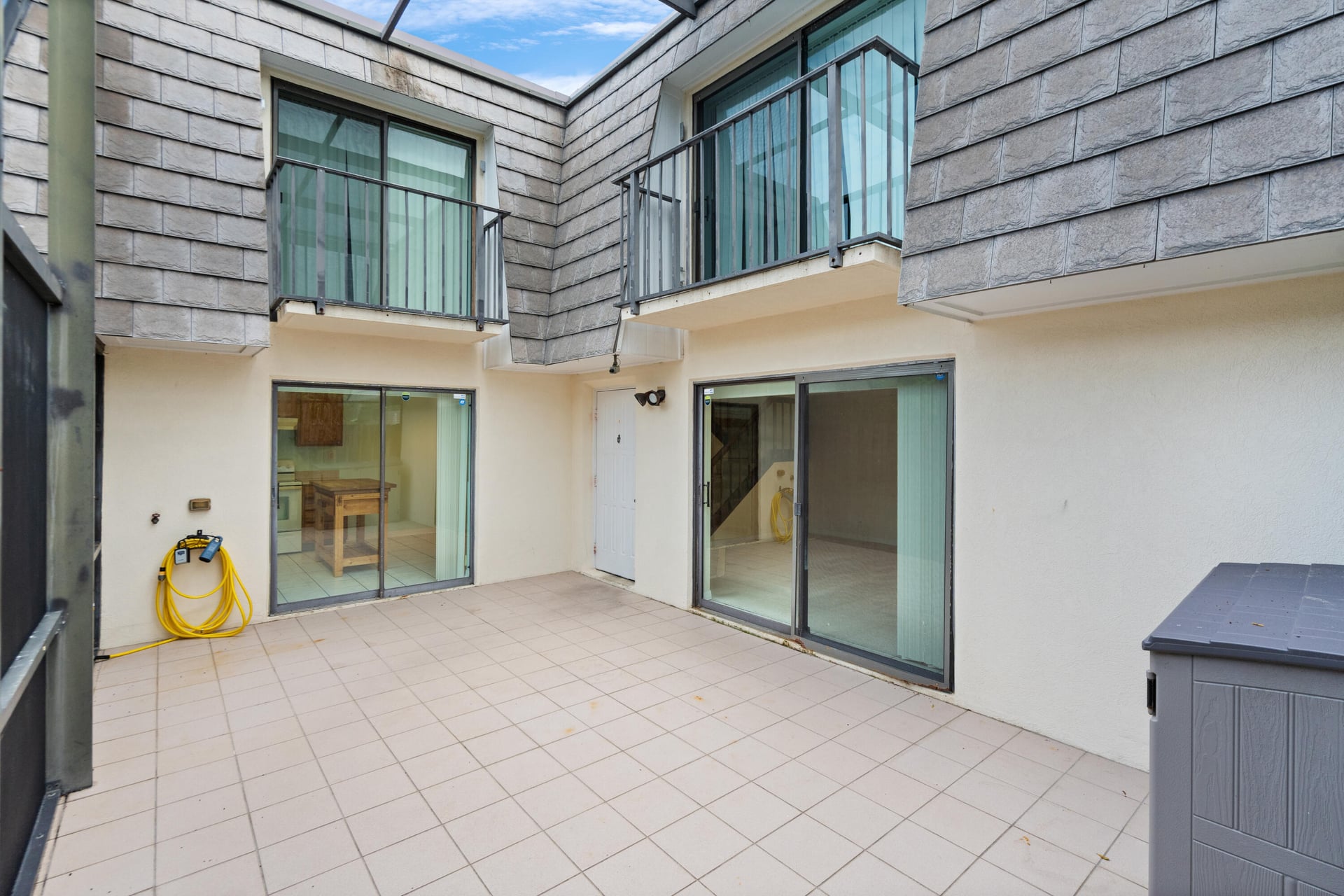 Residence photo 5