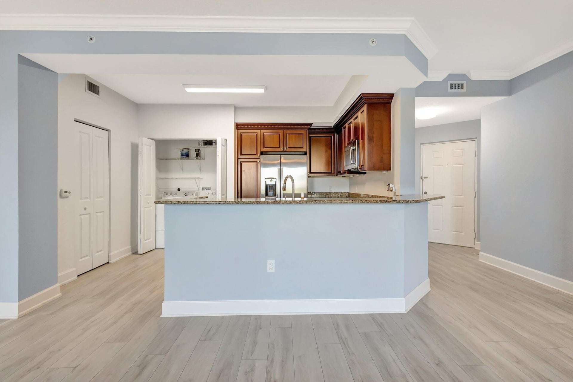 Renaissance Commons II Unit 1401 photo 6