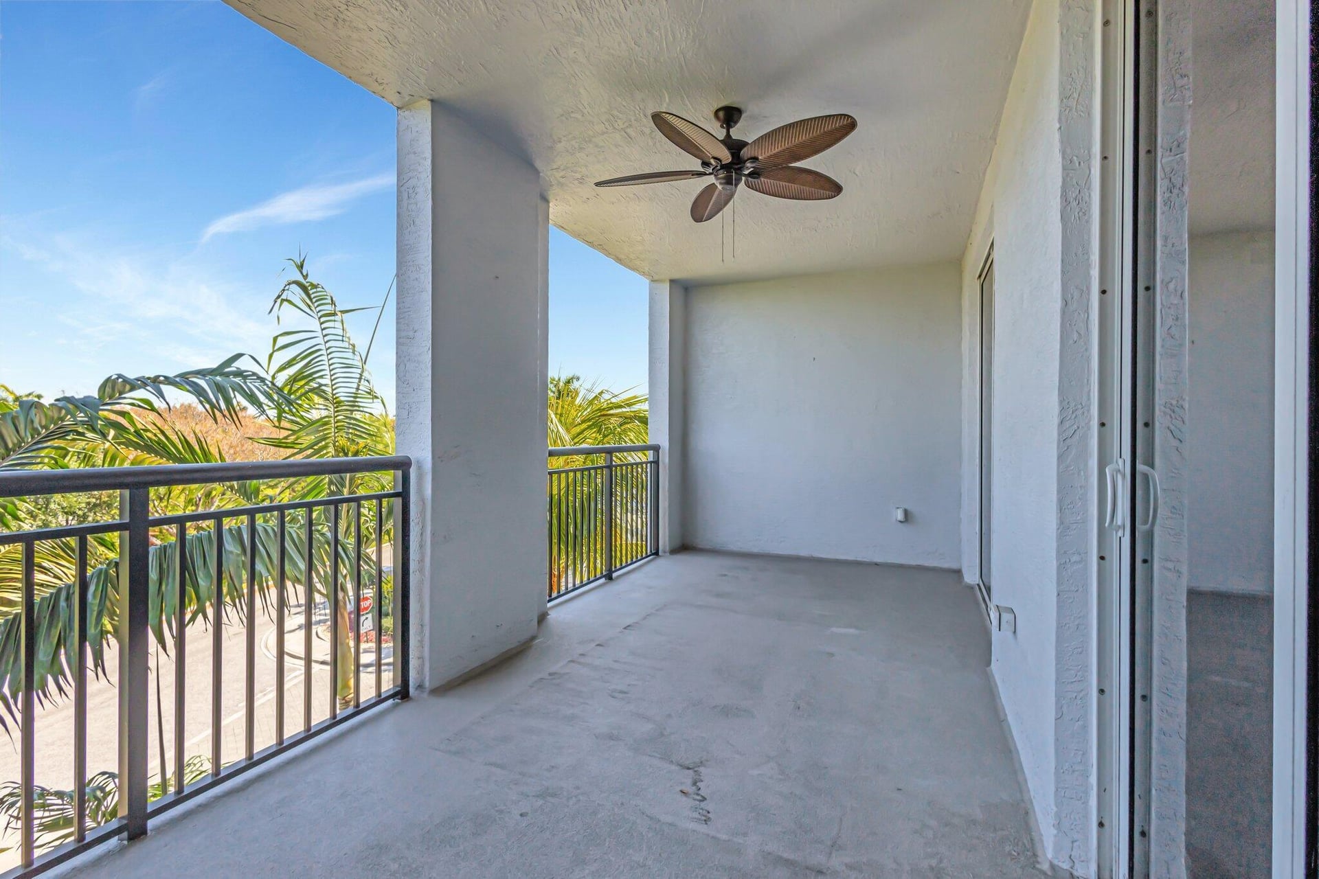 Renaissance Commons II Unit 1401 photo 13