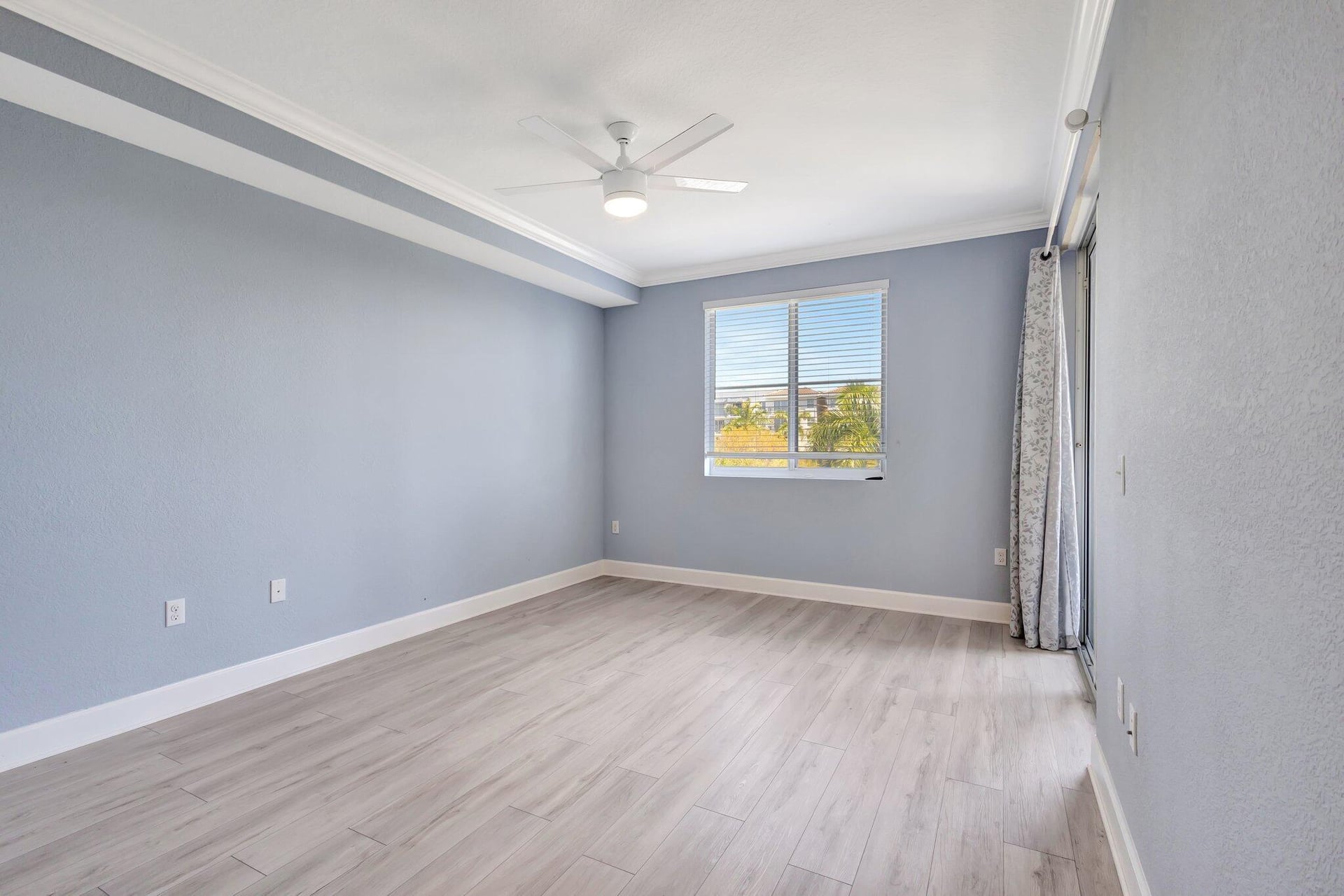 Renaissance Commons II Unit 1401 photo 17
