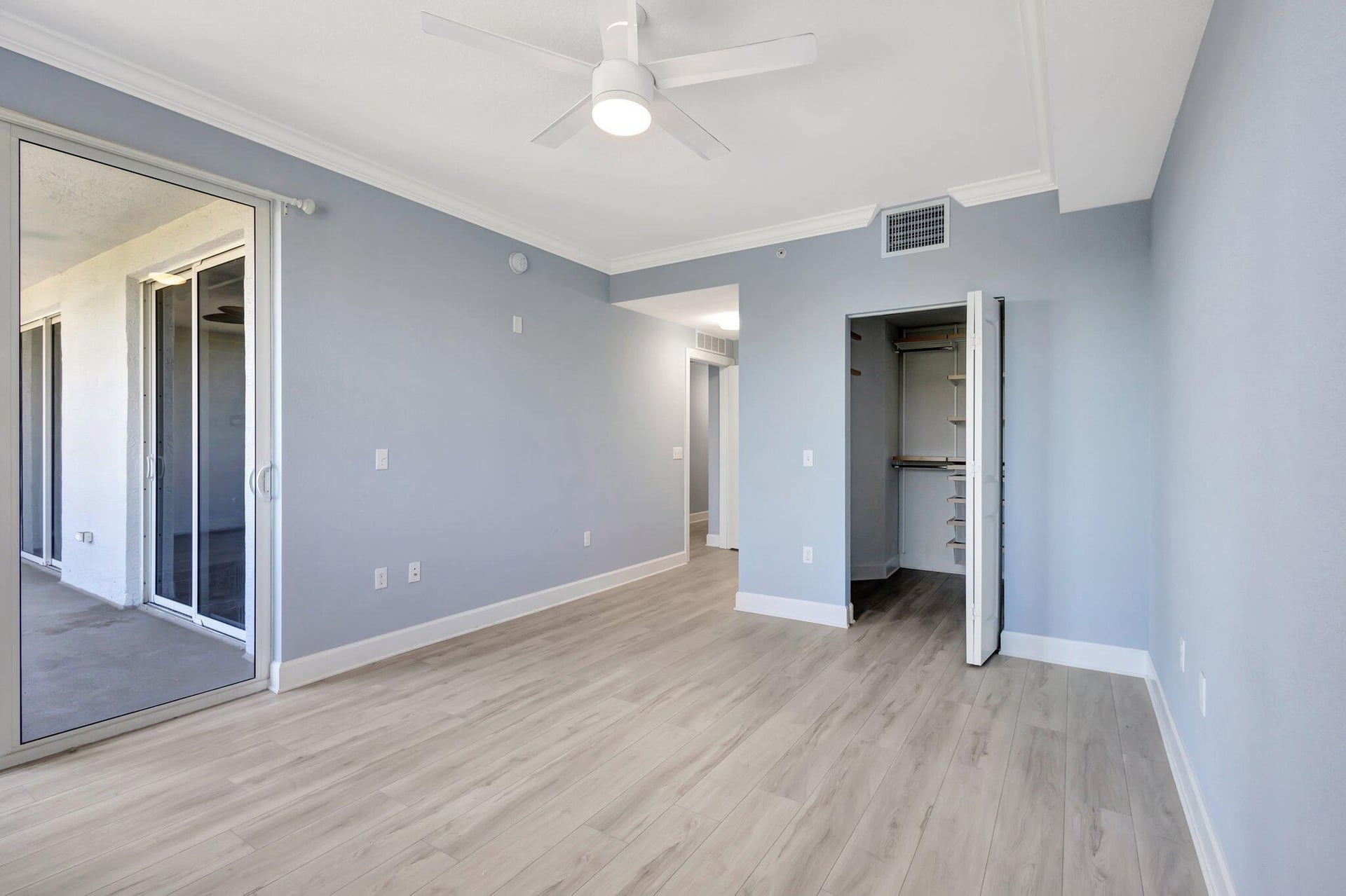 Renaissance Commons II Unit 1401 photo 18