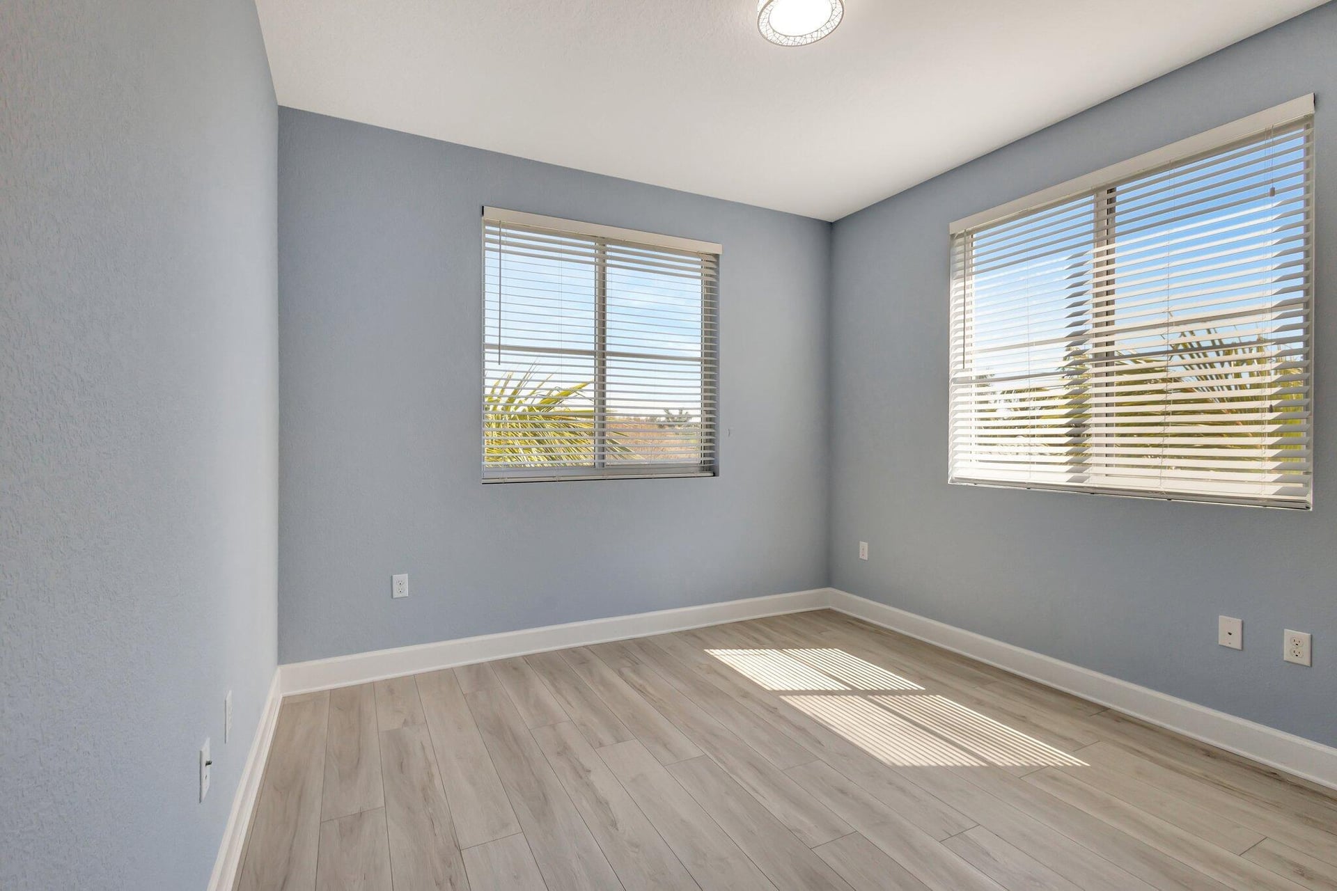 Renaissance Commons II Unit 1401 photo 23