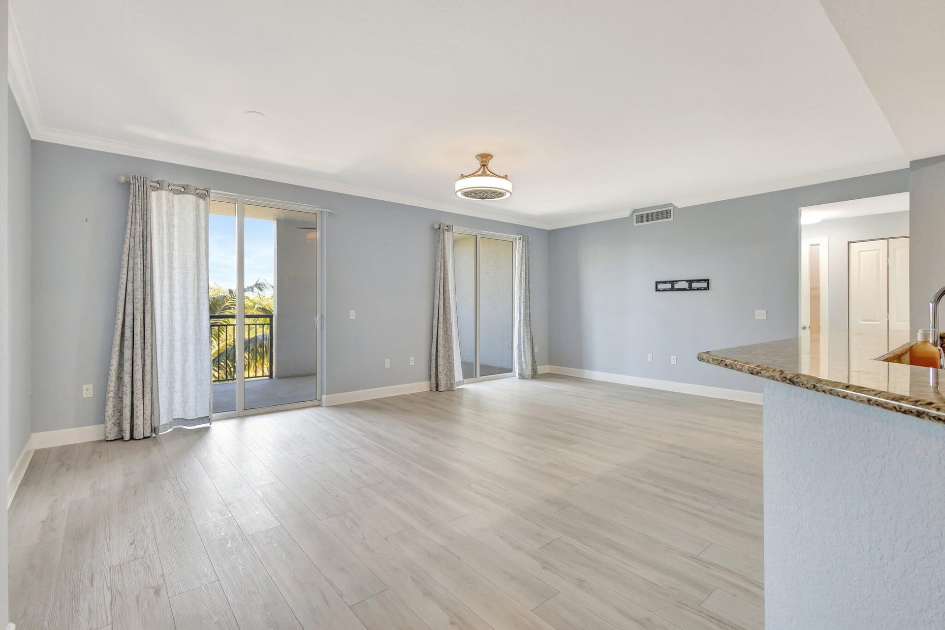 Renaissance Commons II Unit 1401 photo 33
