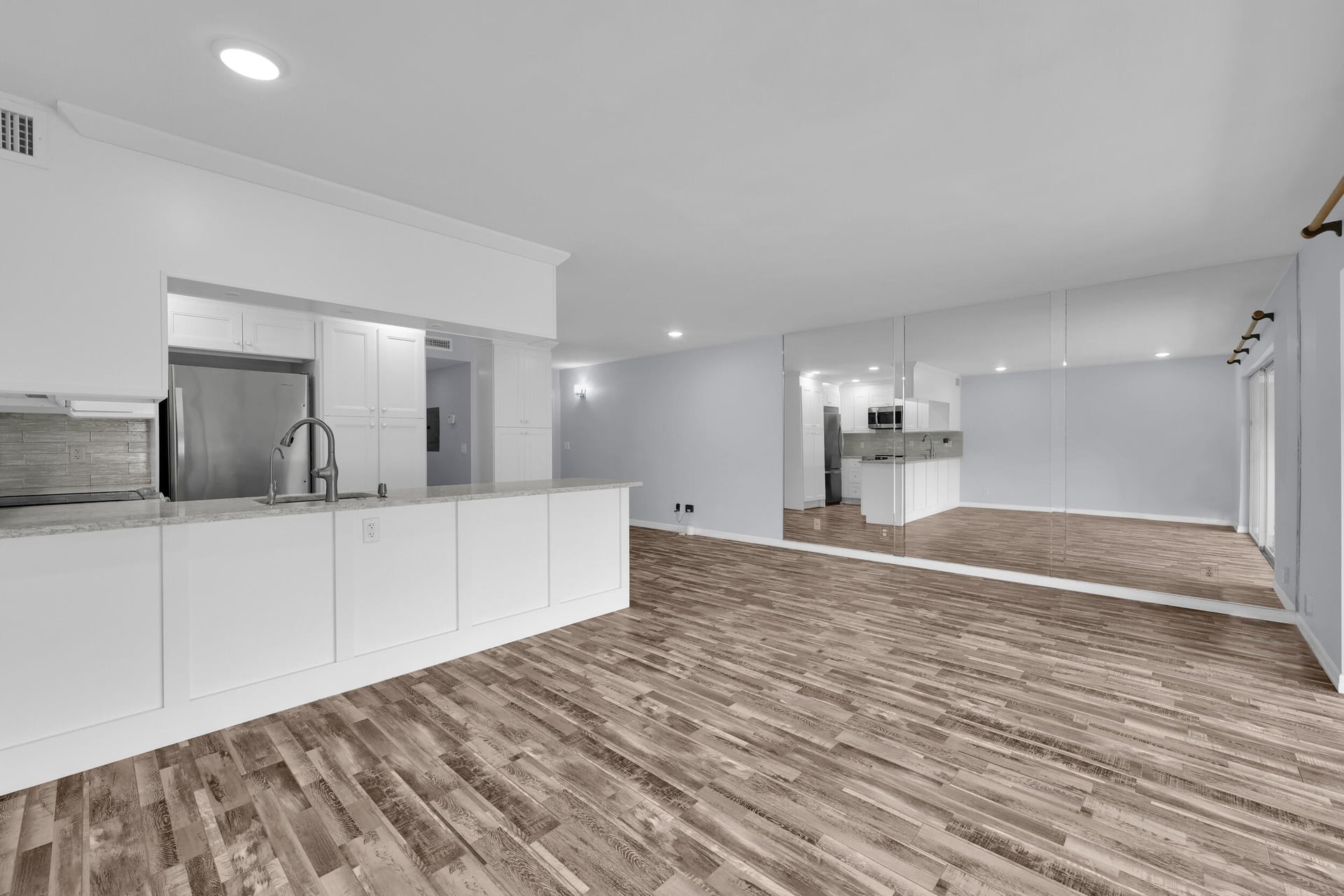 Unit 102 photo 5