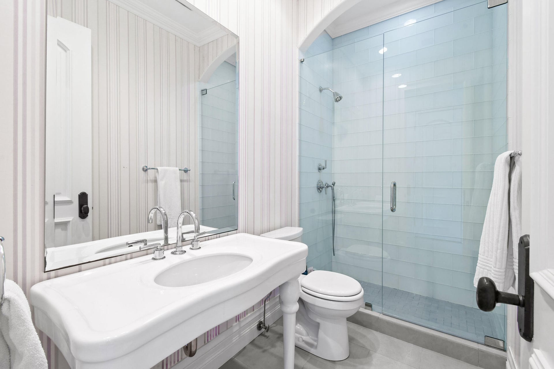 Royal Park Residence photo 32