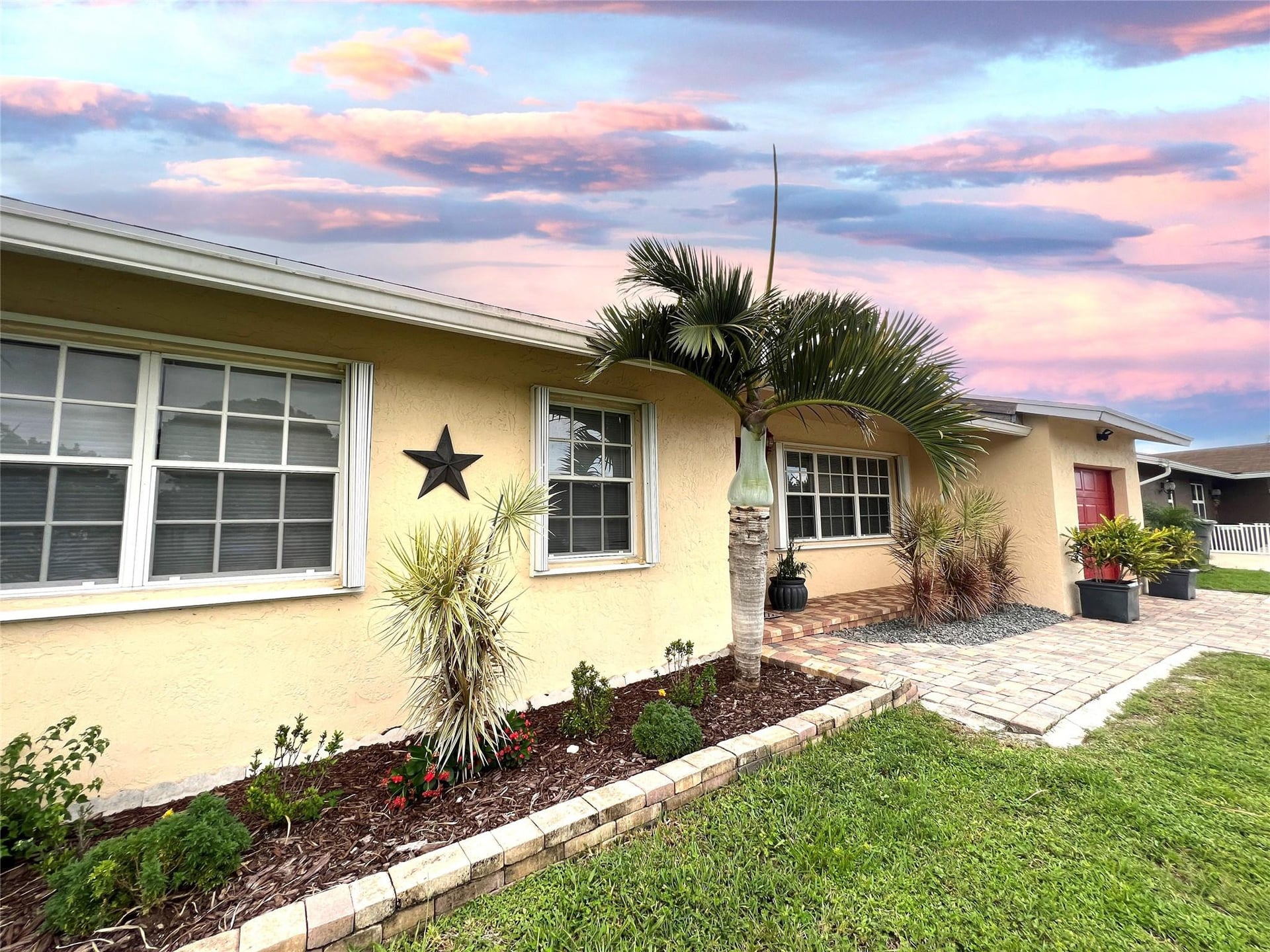 Residence photo 25