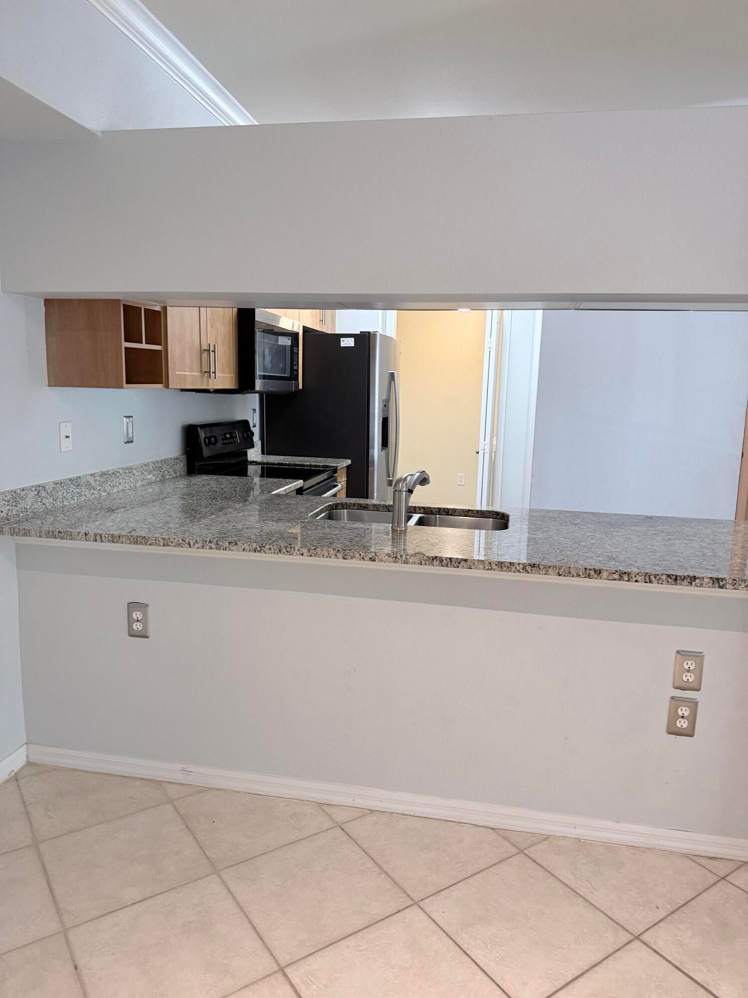 Unit 205 photo 6