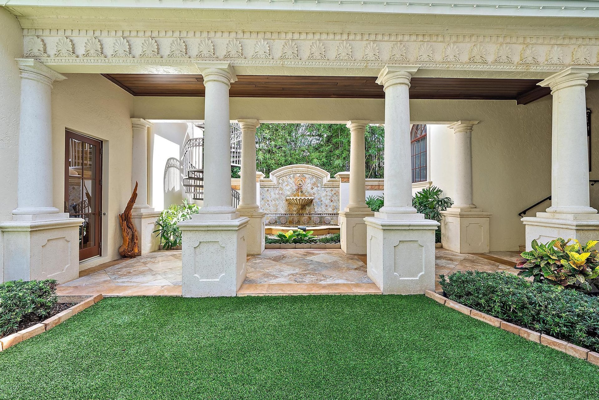  Residence photo 8