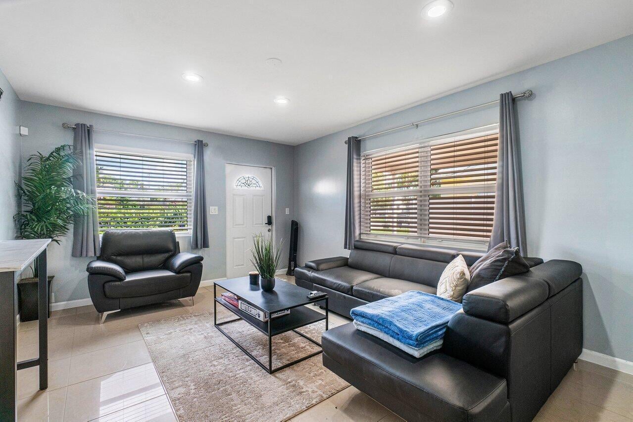  Residence photo 5
