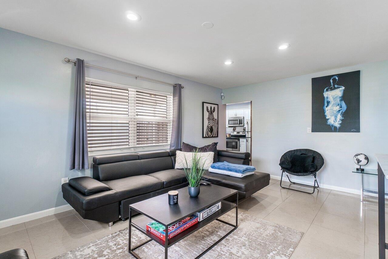  Residence photo 6