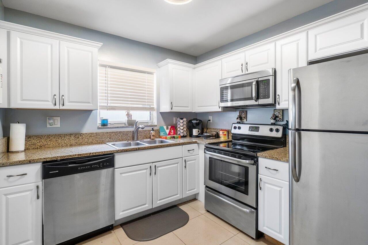  Residence photo 8