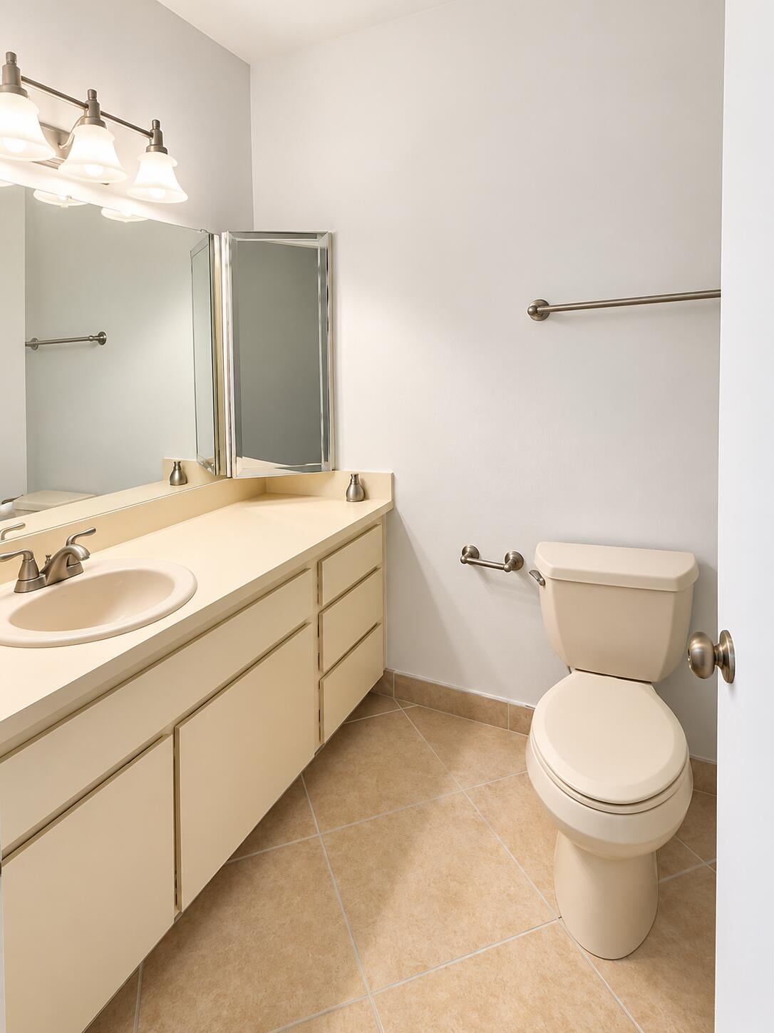 Unit 28C photo 11