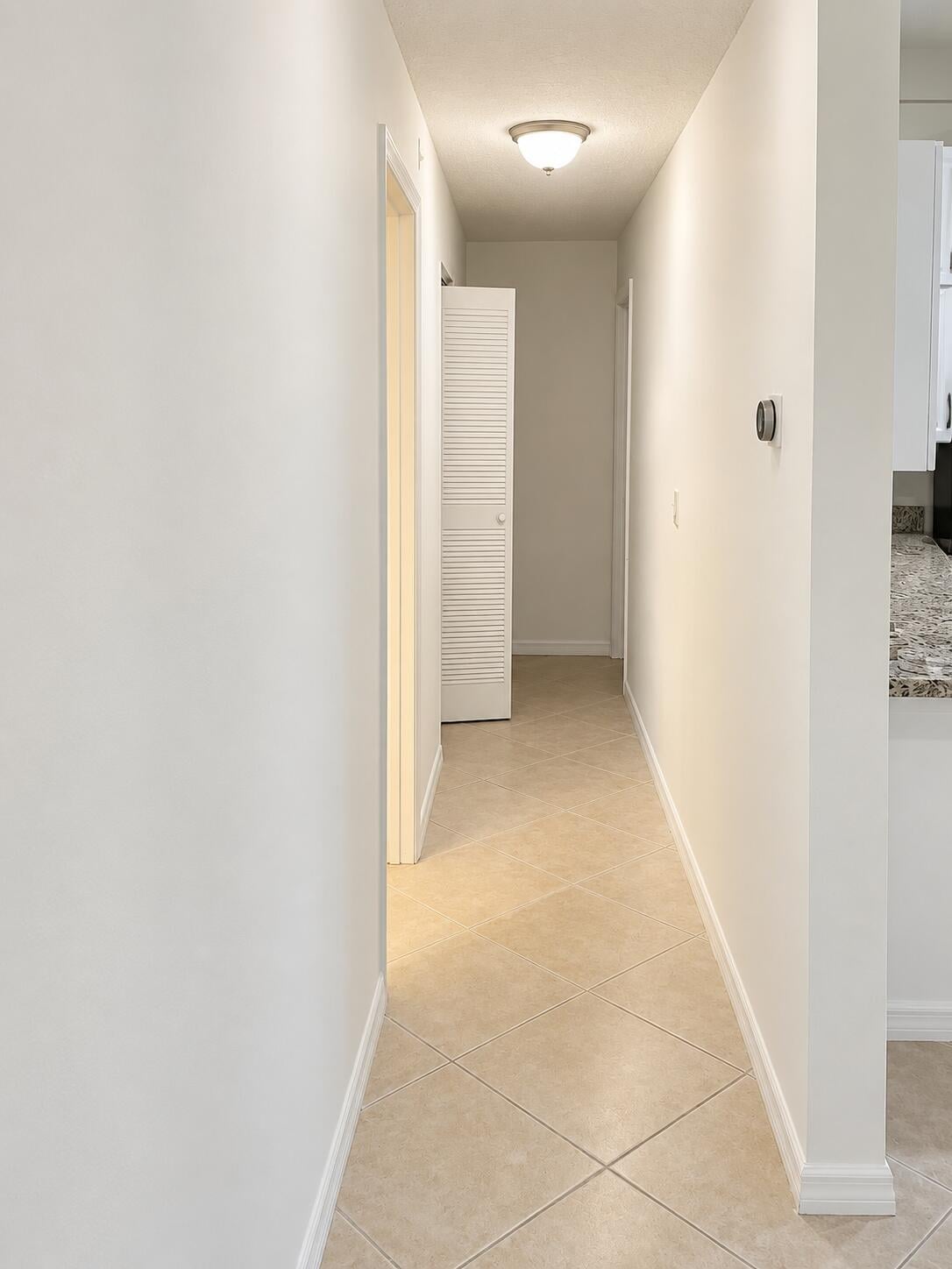 Unit 28C photo 14