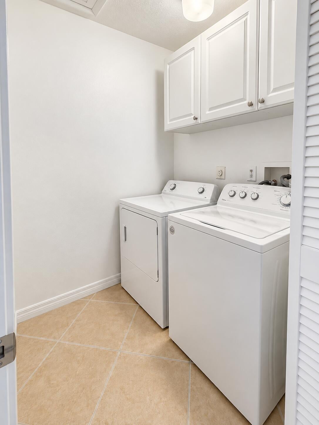 Unit 28C photo 15
