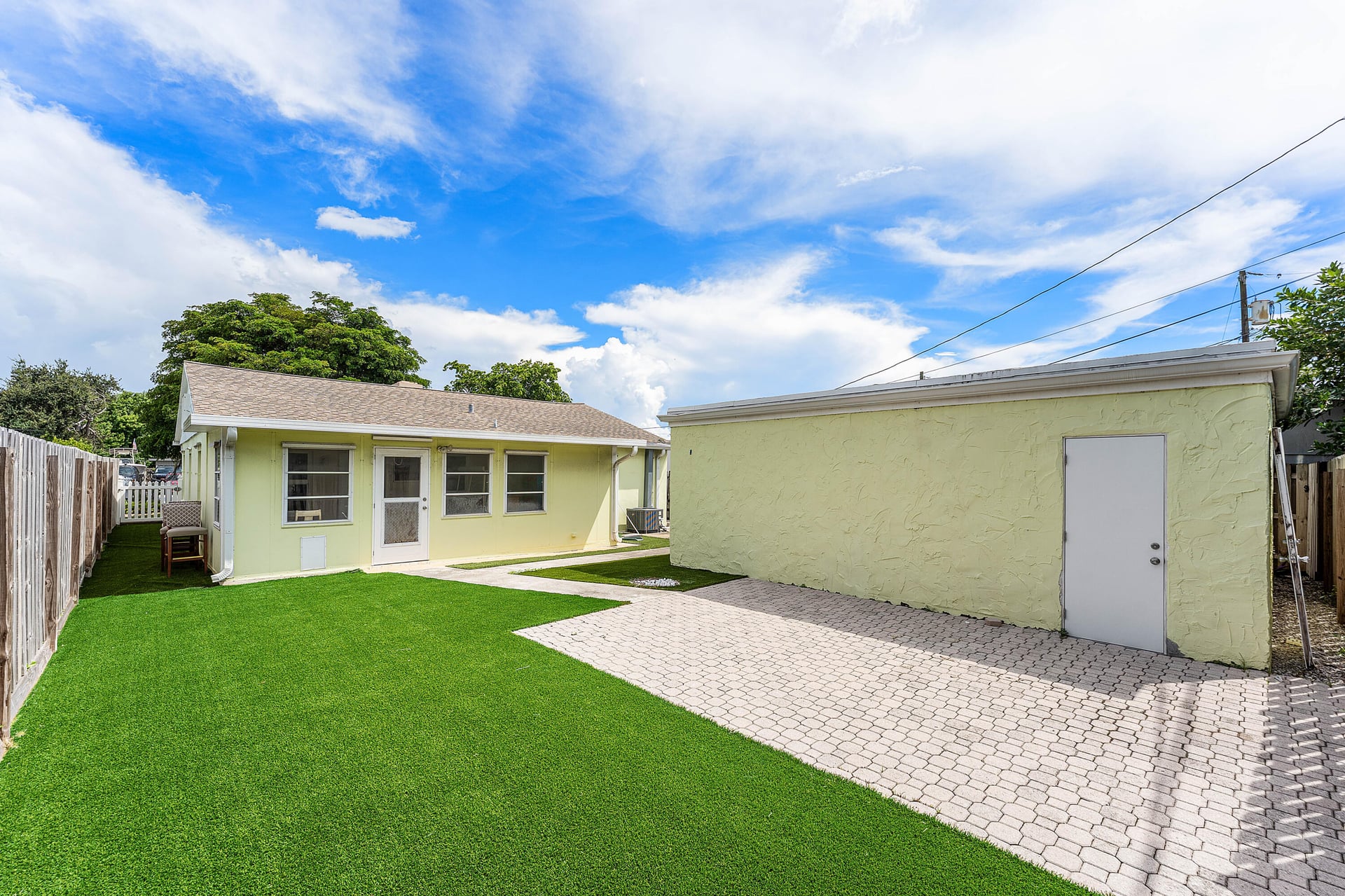  Residence photo 8