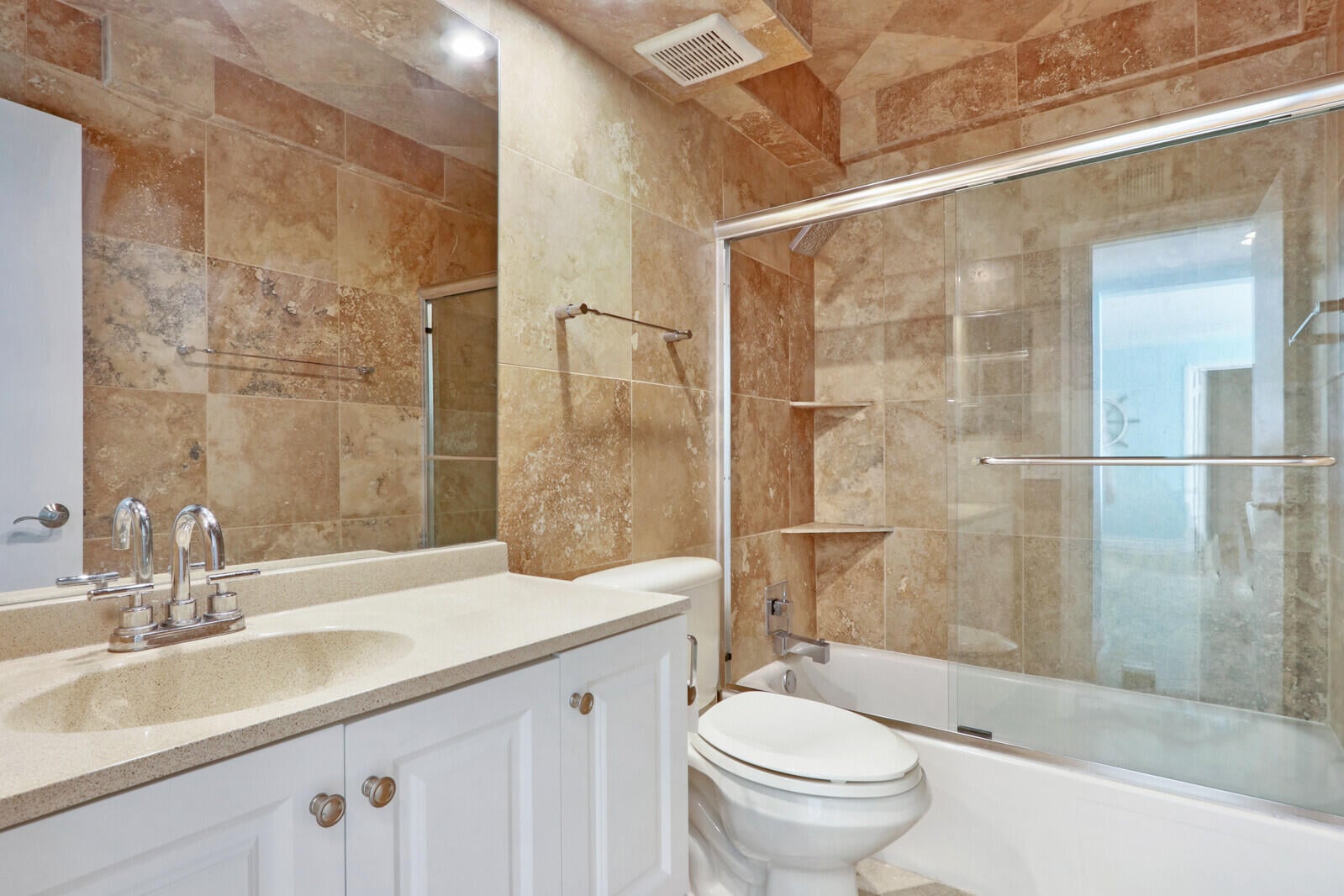 Unit 204 photo 20