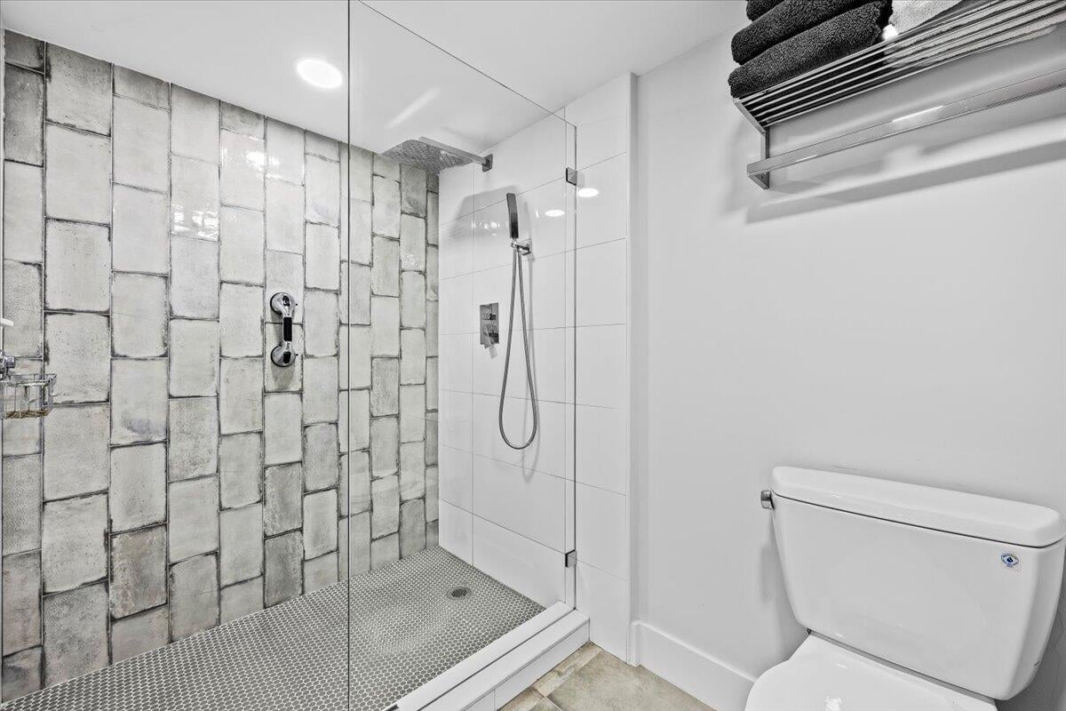  Unit 4360 photo 17