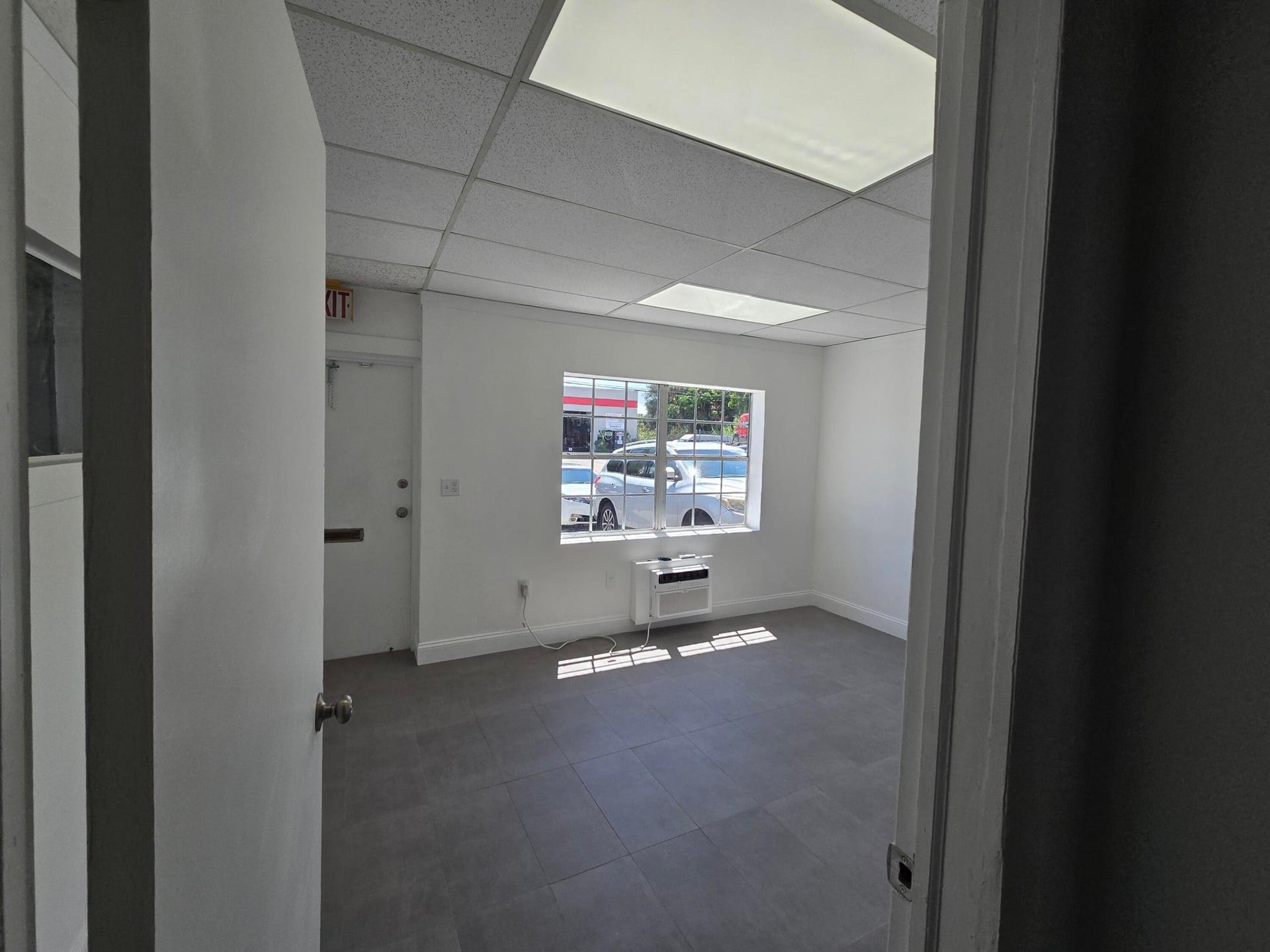Unit 45 photo 3