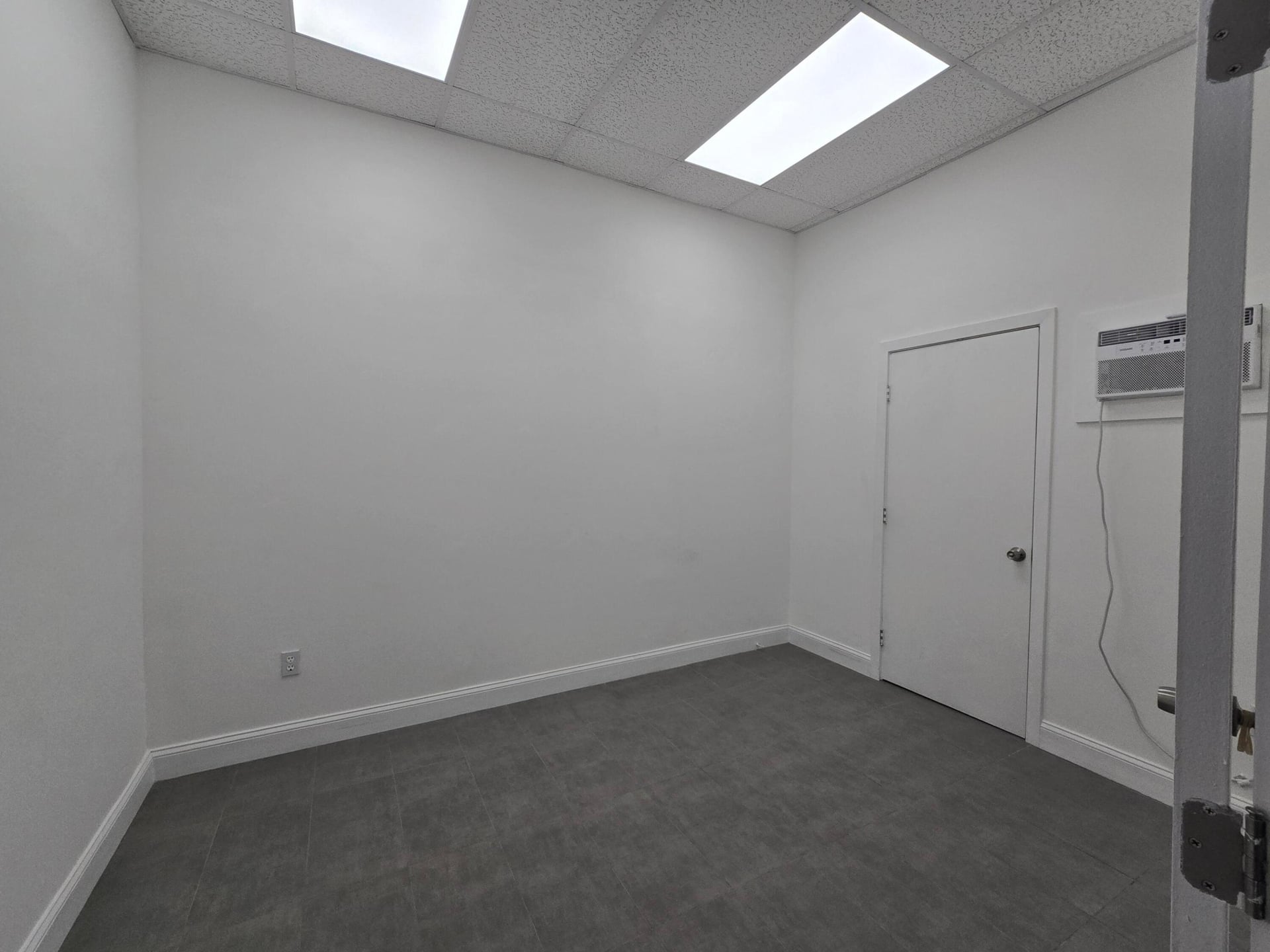 Unit 45 photo 4