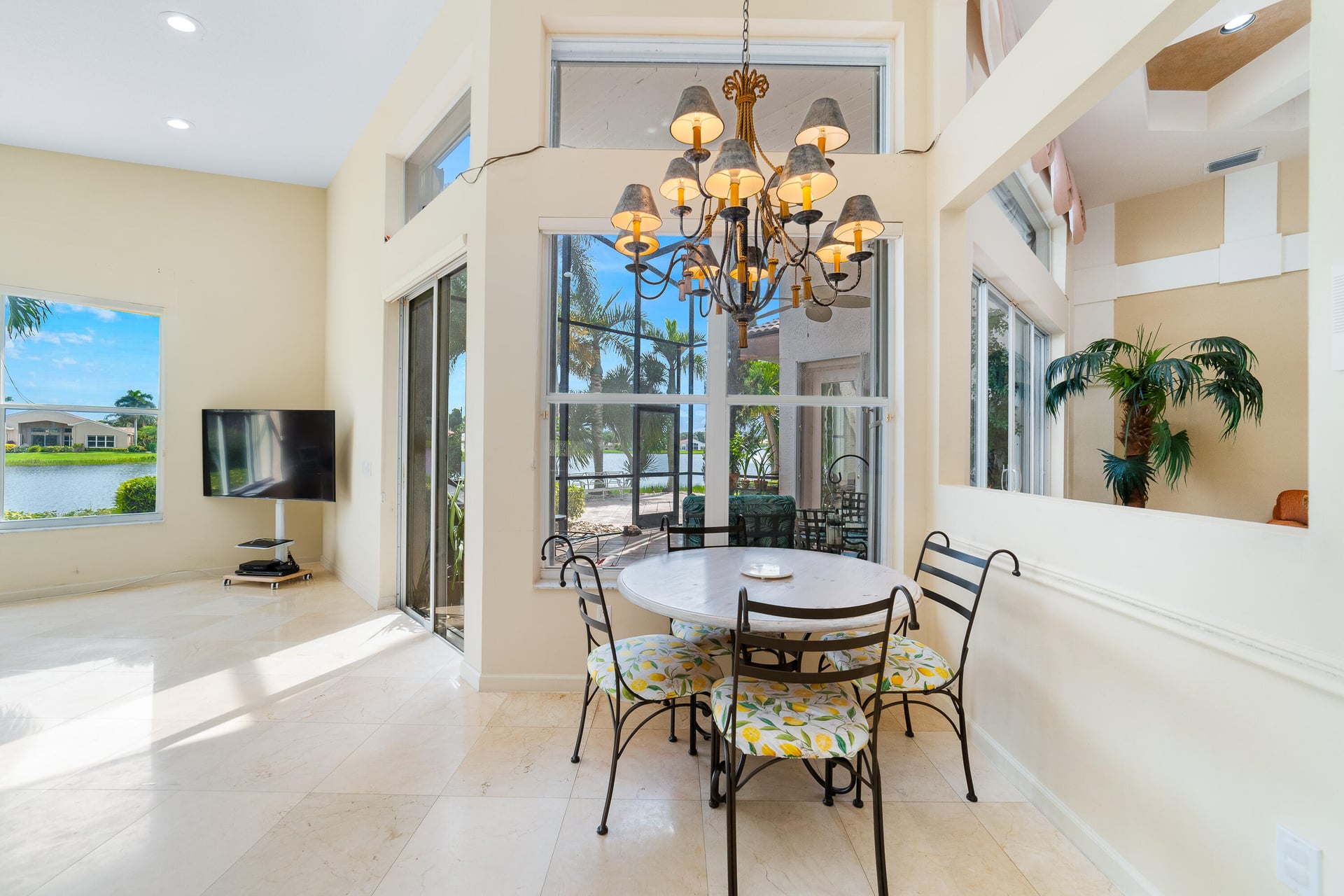Residence photo 11
