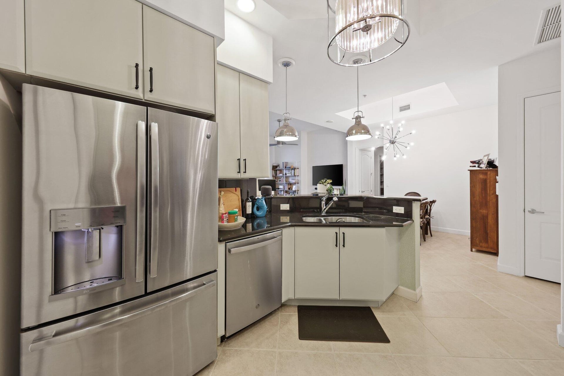 One City Plaza Unit 1621 photo 5