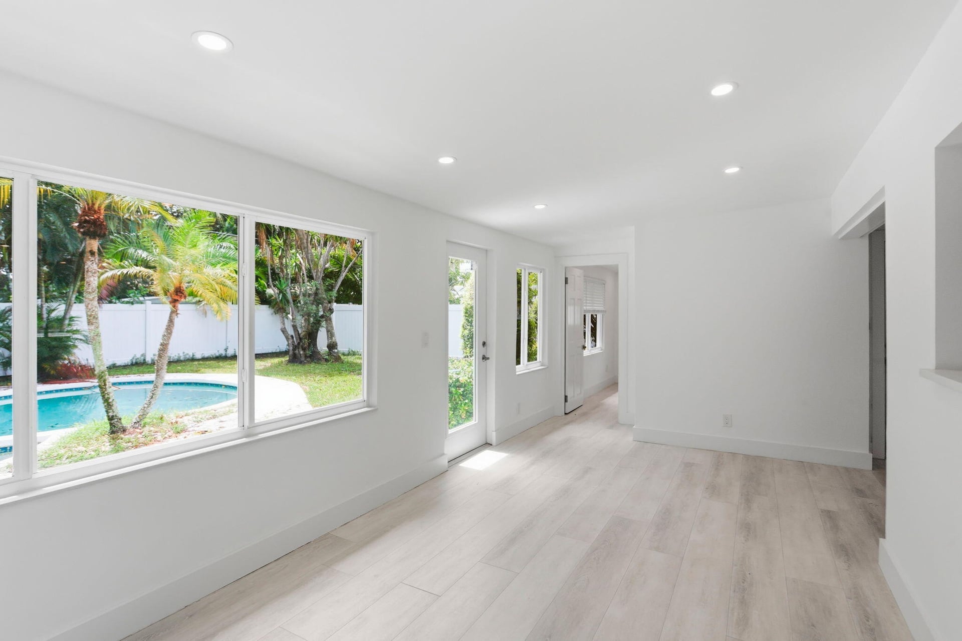 Residence photo 12