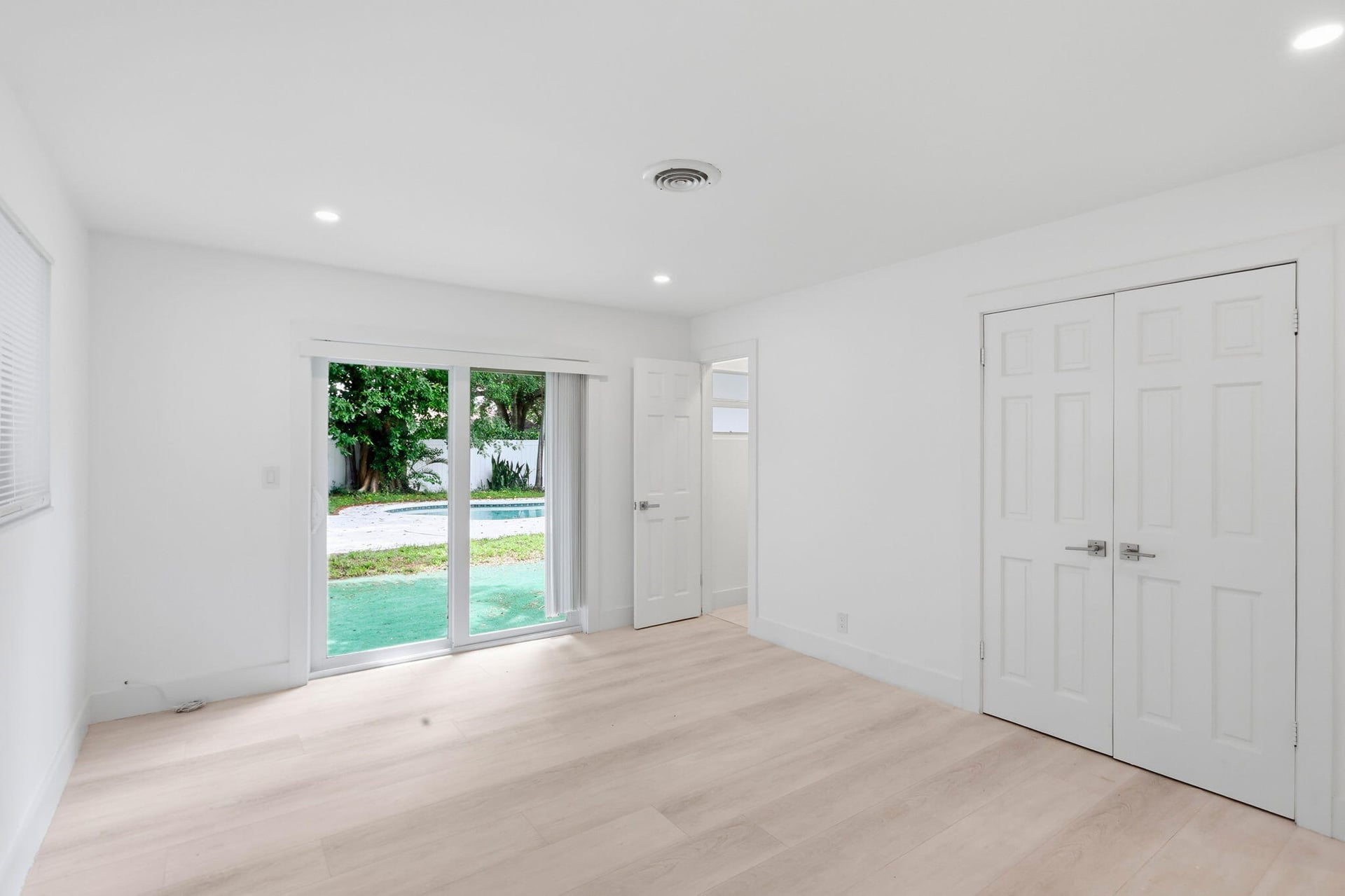 Residence photo 18