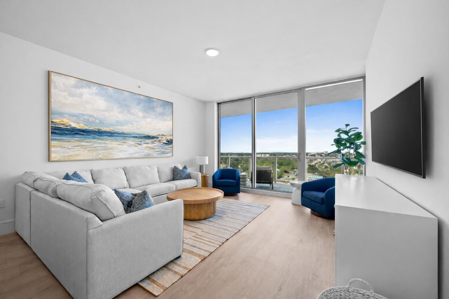 Nautilus 220 Unit 1413 photo 3