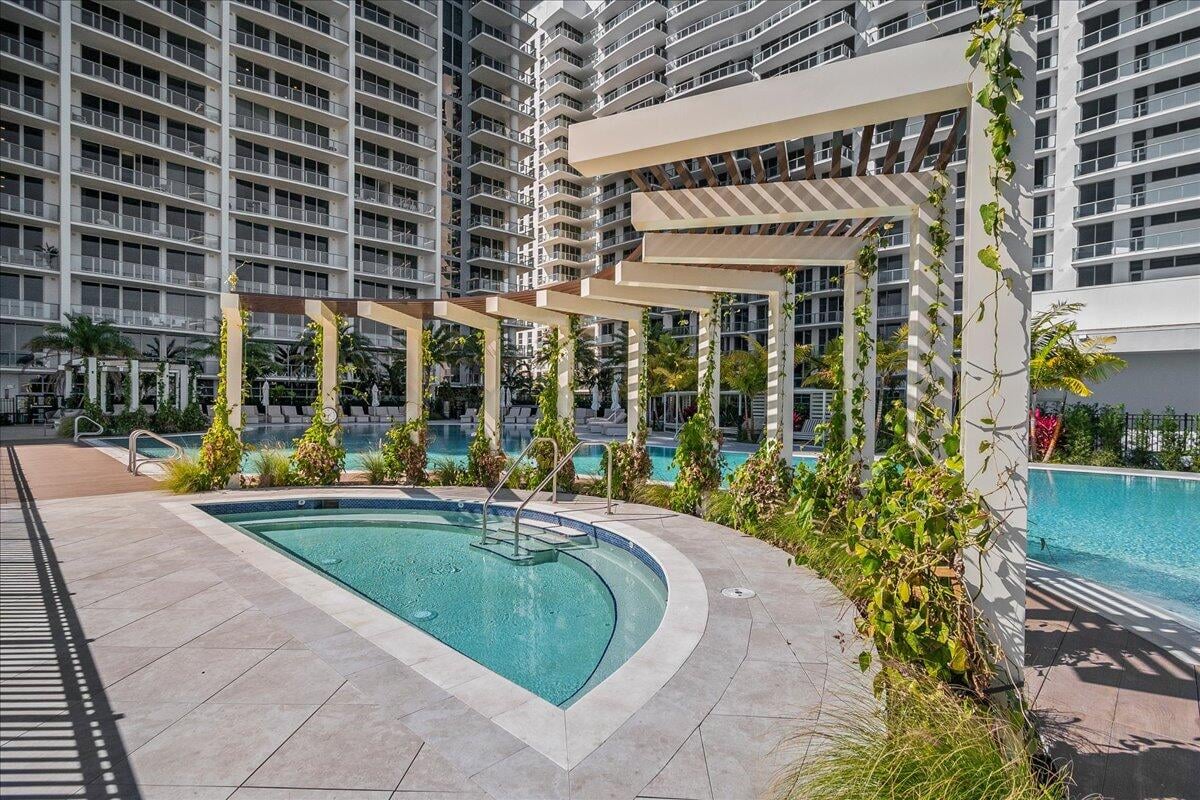 Nautilus 220 Unit 1413 photo 20
