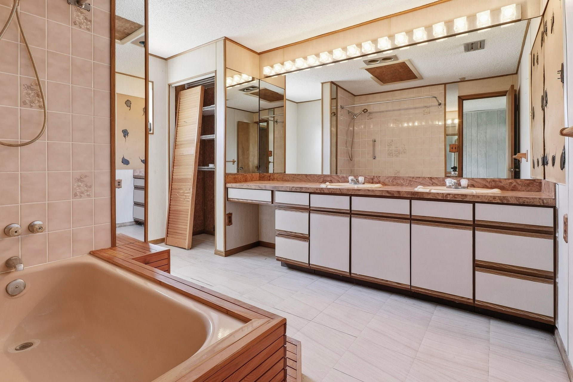 Residence photo 26