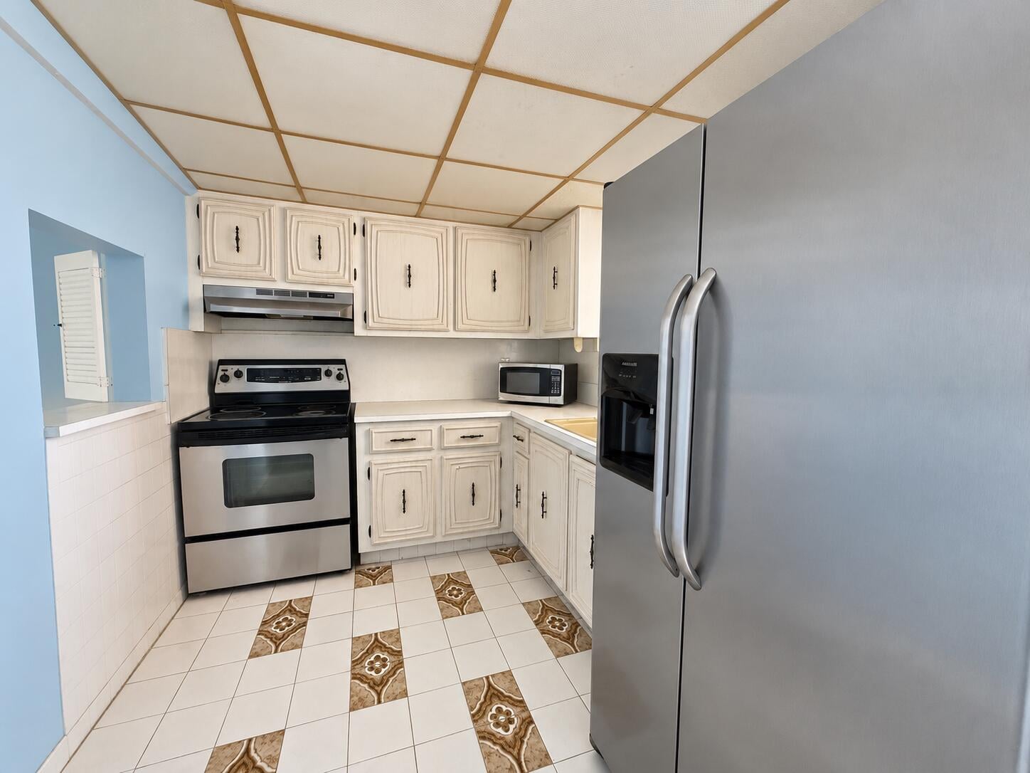 Unit 202 photo 5