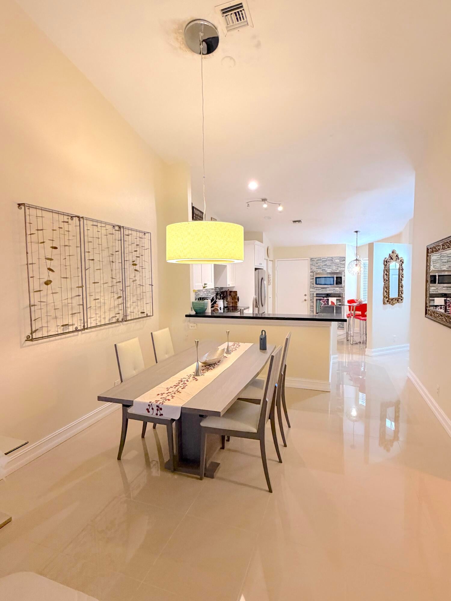  Residence photo 5