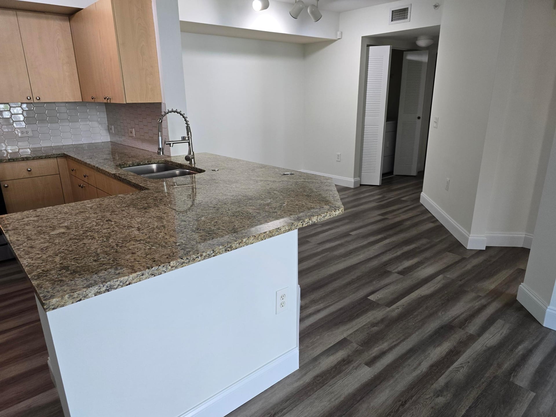 Residence photo 6