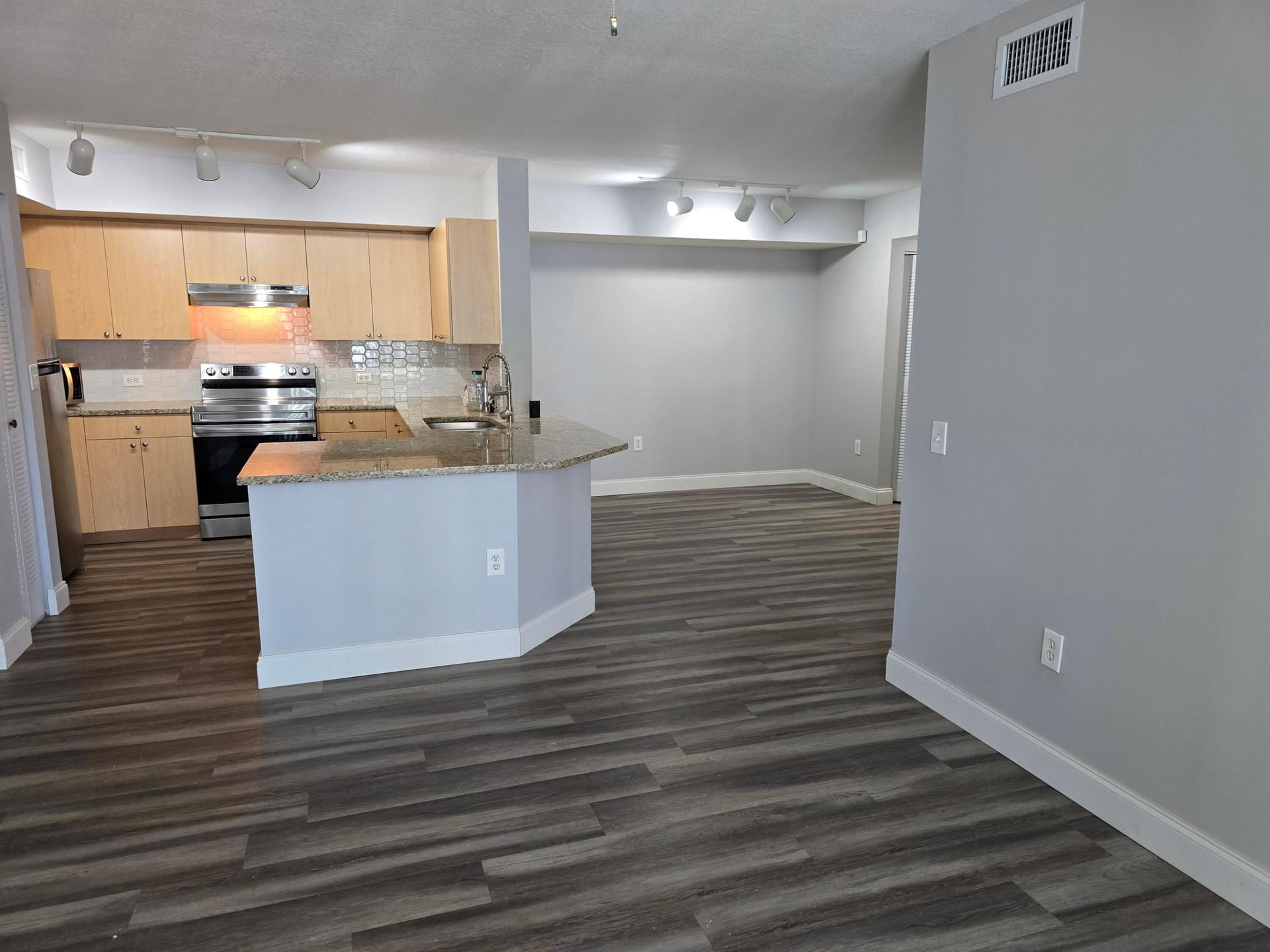 Residence photo 8