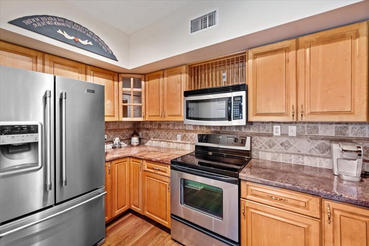  Unit 107 photo 6