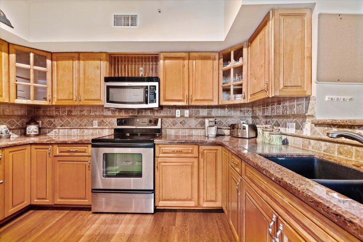  Unit 107 photo 8