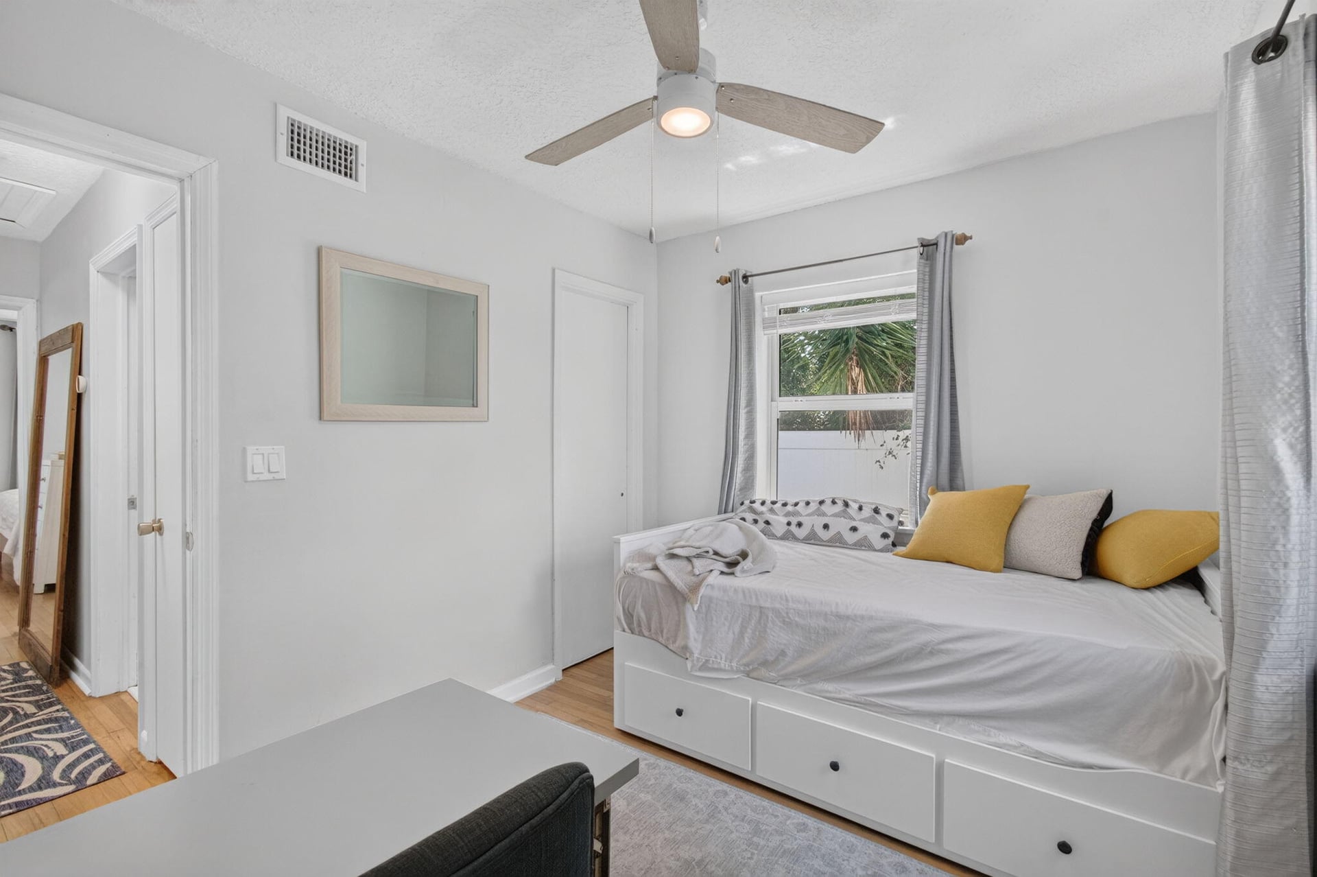Residence photo 29