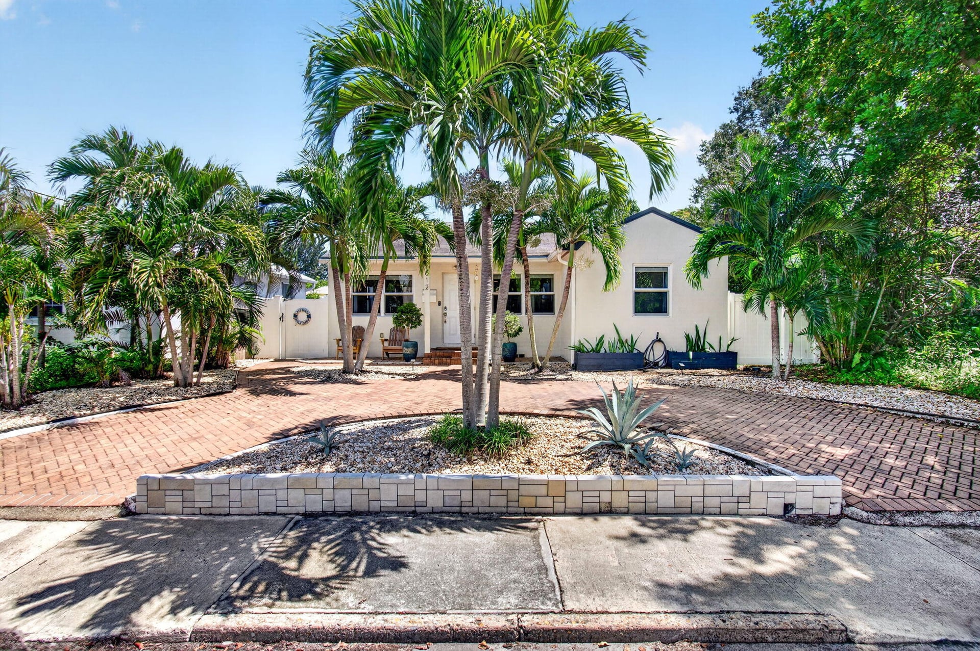 Residence photo 62