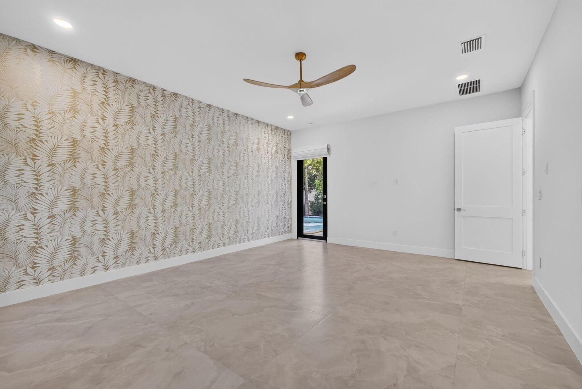 Palm Beach Shores Residence photo 23