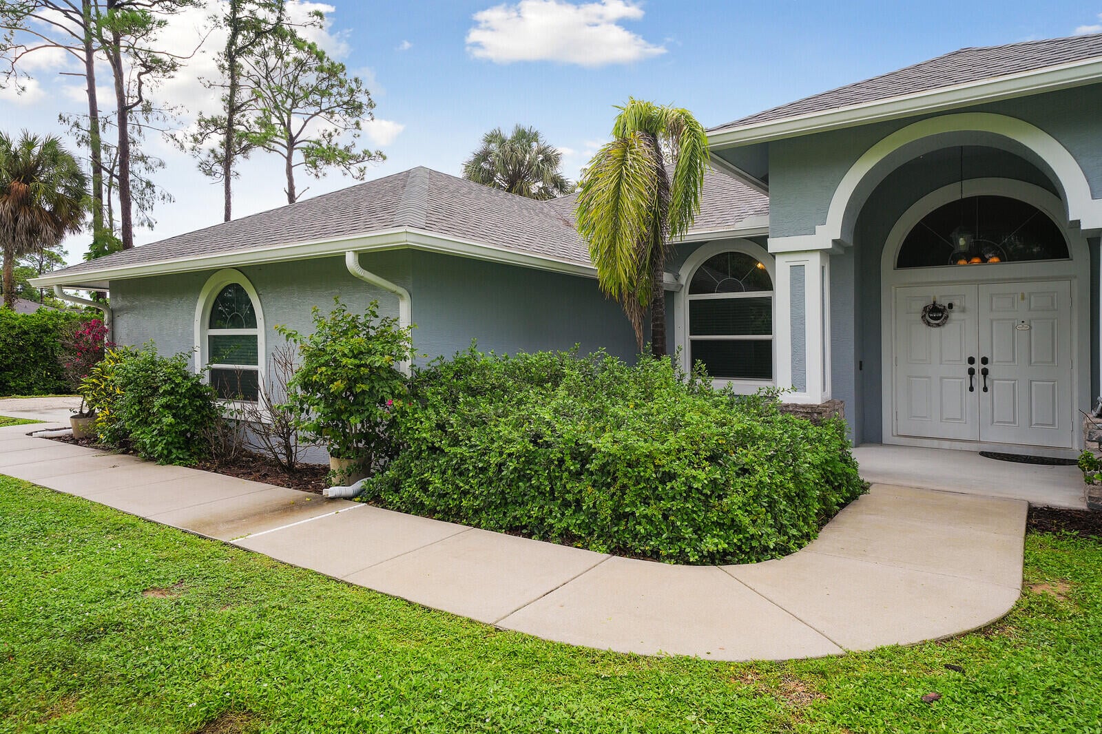 Residence photo 3